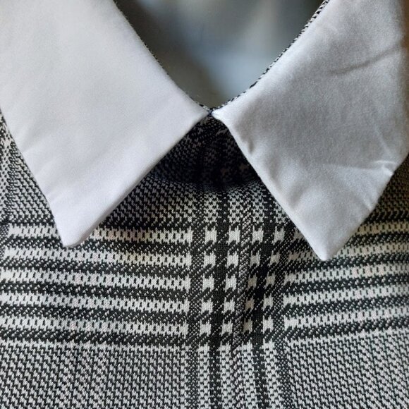 Short Gray and White Dress Size Small - Picture 2 of 4